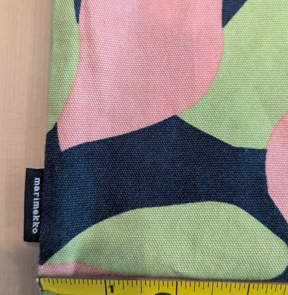 Marimekko KUKERO 100% Cotton Zip Pillow Cover 17"×17 1/2" floral green pink blac - Picture 4 of 9